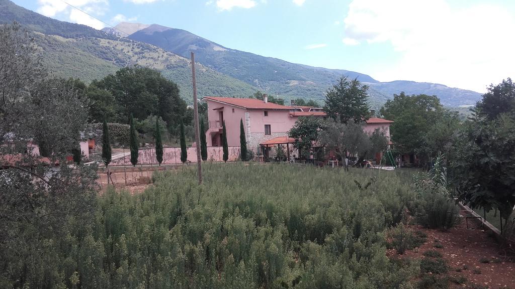 Agriturismo La Fattoria San Donato Val di Comino Luaran gambar